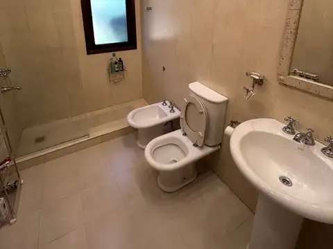 Casa en VENTA en Lesser, San Lorenzo