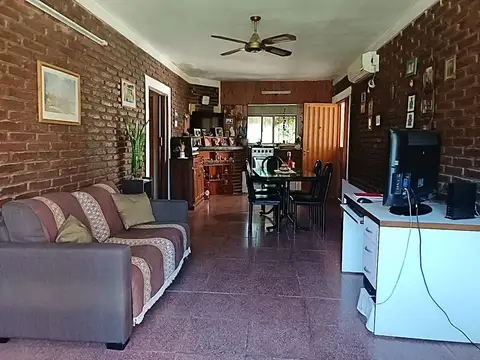 Casa 3 ambientes con 1 baño