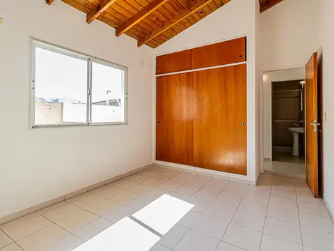 Depto Tipo Casa en Venta con 1 cocheras