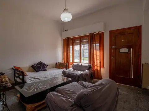 Depto Tipo Casa en Venta 50 años