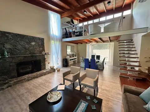 Casa en Venta en El Bosque, USD 580.000