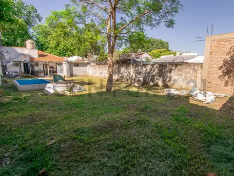 VENTA CASA 2 AMB CON GRAN JARDÍN-REFACCIONADA  