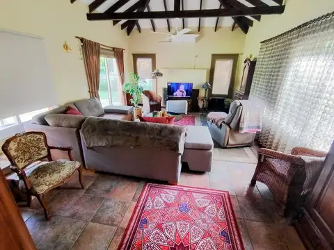 Casa en Venta con 1 cochera