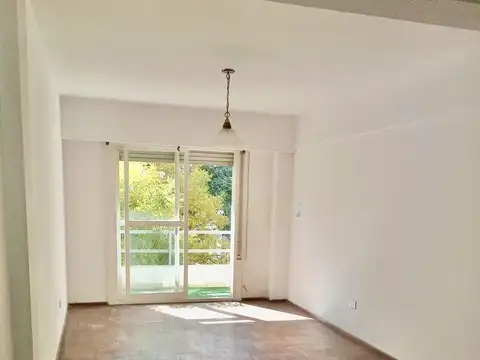 Departamento de 2 dormitorios por escalera en Abasto
