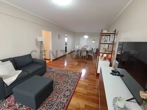 SE VENDE EXCELENTE PISO EN MICROCENTRO RAFAELA