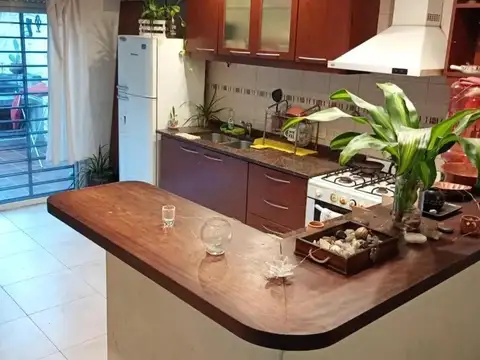 Casa 5 ambientes con 3 baños