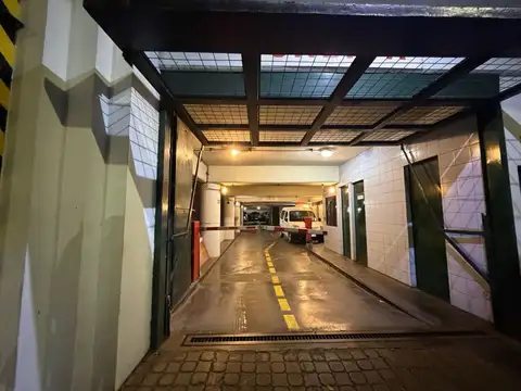 VENTA COCHERA PALERMO CON SEGURIDAD 24 HS.