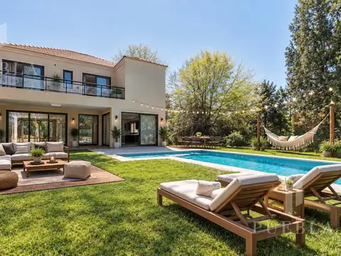 CASA EN ALQUILER EN SAINT THOMAS OESTE 7 AMBIENTES