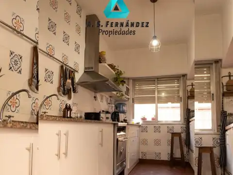 Casa 5 ambientes con 2 baños