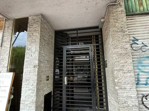 departamento 1 dormitorio, al frente. centrico. la plata