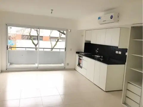 SE ALQUILA DPTO. c/balcón al frente. (CABALLITO)