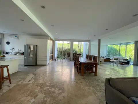 Casa en Alquiler Temporal en La Horqueta, USD 5.000