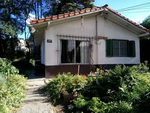 Chalet 3 amb  en Villa Gesell   Centrica 757m2 de lote