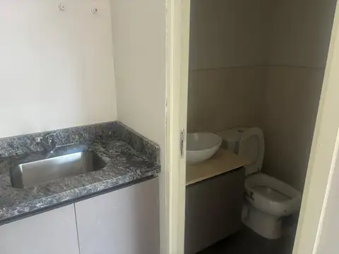 Local en Alquiler en Godoy Cruz, $ 470.000