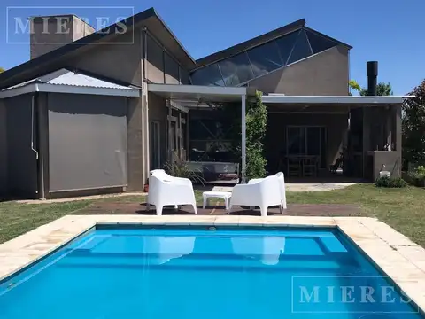 Casa en alquiler temporal en El Cantón Barrio Golf