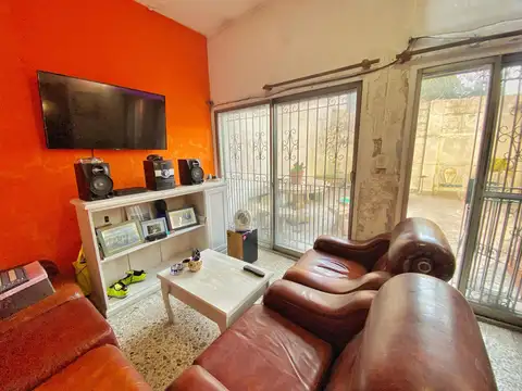 VENTA CASA 4 AMB 200 M2 VALENTIN ALSINA