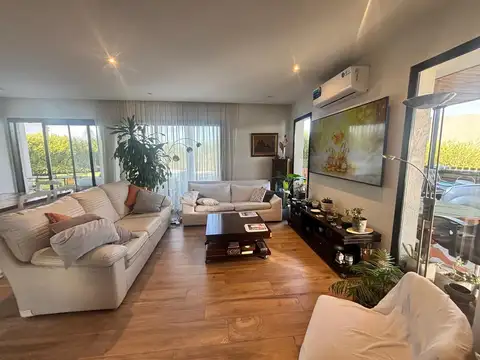 Venta Casa 5 amb.gran parque y piscina B° cerrado Pilar