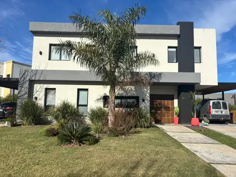 Venta Casa 5 amb.c/ piscina San Sebastian ( Pilar)