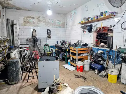 DEPOSITO CON LOCAL  EN ESQUINA A MTS D GENERAL PAZ