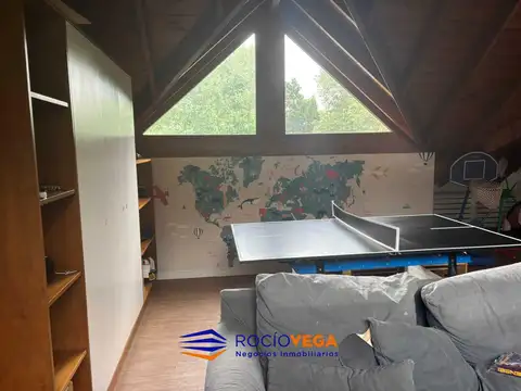 Casa en Alquiler con 2 cocheras