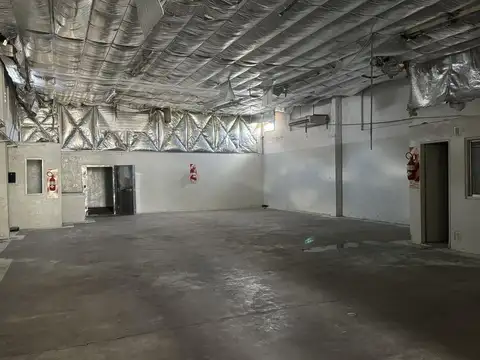 Galpon en Venta 40  mts Fondo