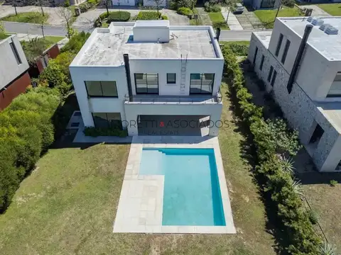 Casa en Venta en El Cantón, USD 415.000