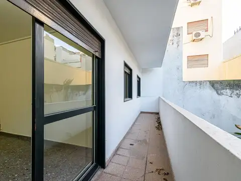 Av. Lacroze al 3734 . 3 ambientes con balcon. Contrafrente .