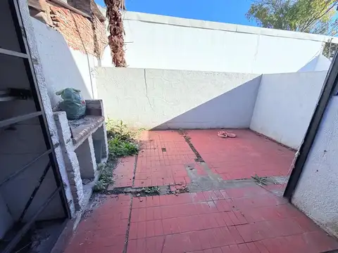 Depto Tipo Casa en Alquiler en Castelar Sur, $ 700.000