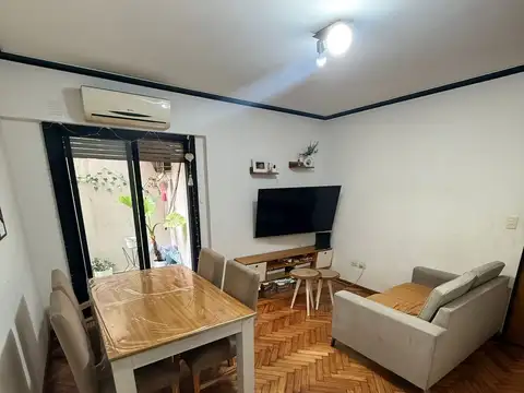 MUY LINDO 2 AMBIENTES CON  2 PATIOS