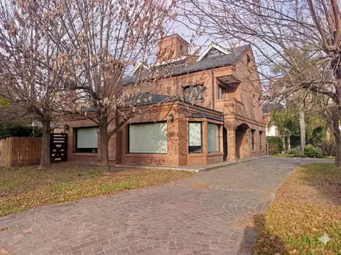 Casa en Venta en La Delfina, Pilar, Zona Norte , Lote Interno