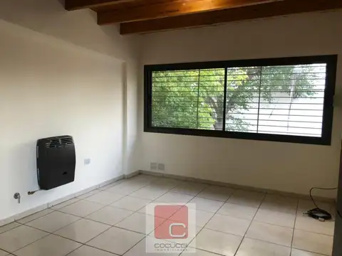 Departamento en Alquiler en Cuarta Sección, $ 550.000