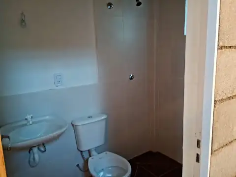 Galpon en Venta 68  mts Fondo