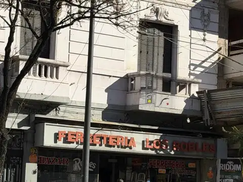 Lote unico en palermo 10 pisos 2 retiros 2064m2 frente 2 av