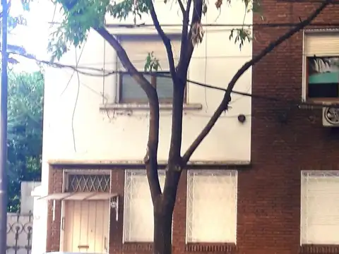 MUY BUEN PRECIO 2 AMBIENTES  - TERRAZA CON PARRILLA