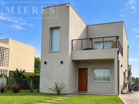 Casa en venta en Santa Elena, Pilar del Este