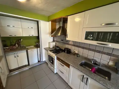 Casa 5 ambientes con 3 baños