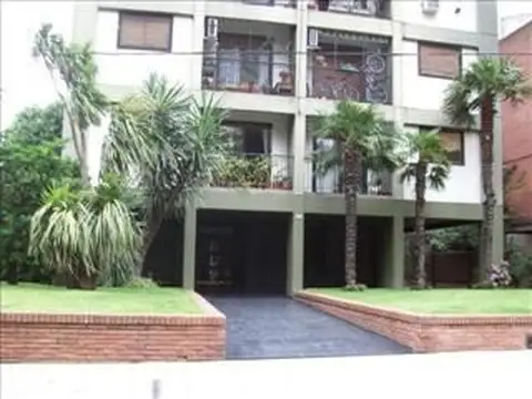 DEPARTAMENTO 3 AMB CON BALCÓN EXCELENTE UBICACIÓN c/ JARDIN COMÚN