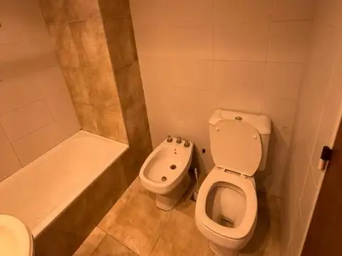 Departamento en Alquiler en Abasto, $ 350.000