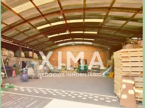 Galpón en alquiler en Avenida Tavella