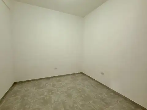 Depto Tipo Casa en Alquiler en Flores, $ 650.000