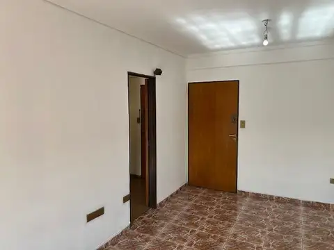 Departamento en Alquiler en Lanus Oeste, $ 620.000