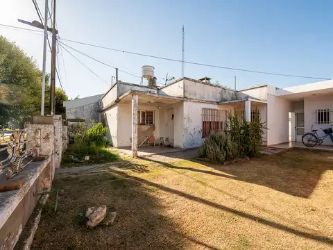 VENTA DE 2 CASAS MAS LOCAL EN ALVAREZ APTO CREDITO
