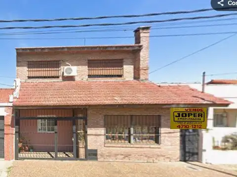 CASA EN VENTA EN BOULOGNE - 5 DORMITORIOS - GRAN JARDIN CON QUINCHO Y PILETA