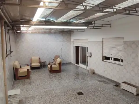 Depto Tipo Casa en Alquiler en Caseros, $ 800.000