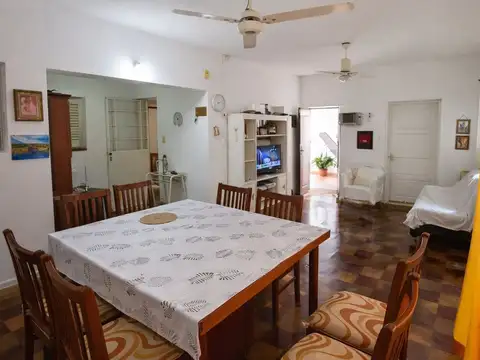 VENTA  casa tres dormitorios cochera  jardin verde