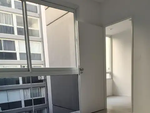 Bartolome Mitre 2000, Piso 3