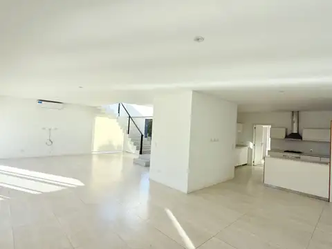Casa en Alquiler de 3 dormitorios