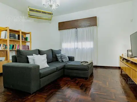 VENTA CASA 4 AMBIENTES MAS DEPTO 2 AMBIENTES EN HURLINGHAM