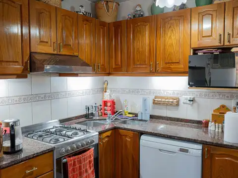 Casa en Venta con 4 cocheras