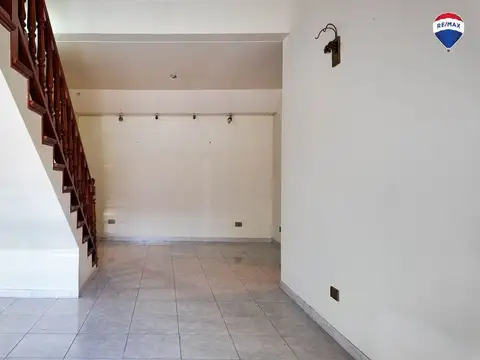 CHALET DE 5 AMB CON GARAGE, PILETA Y PATIO